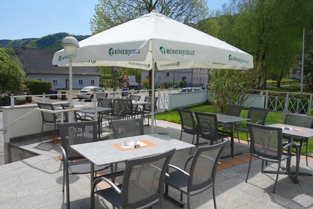 Hotel Goldenes Schiff Engelhartszell Exterior photo